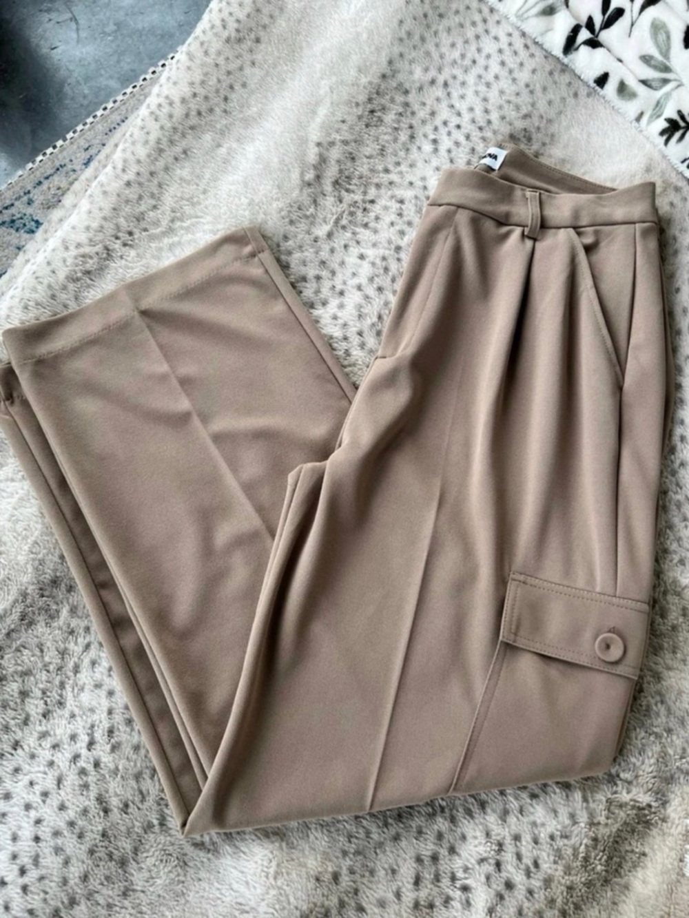 Fashion Nova Oversized Cargo Slacks in khaki size 1X